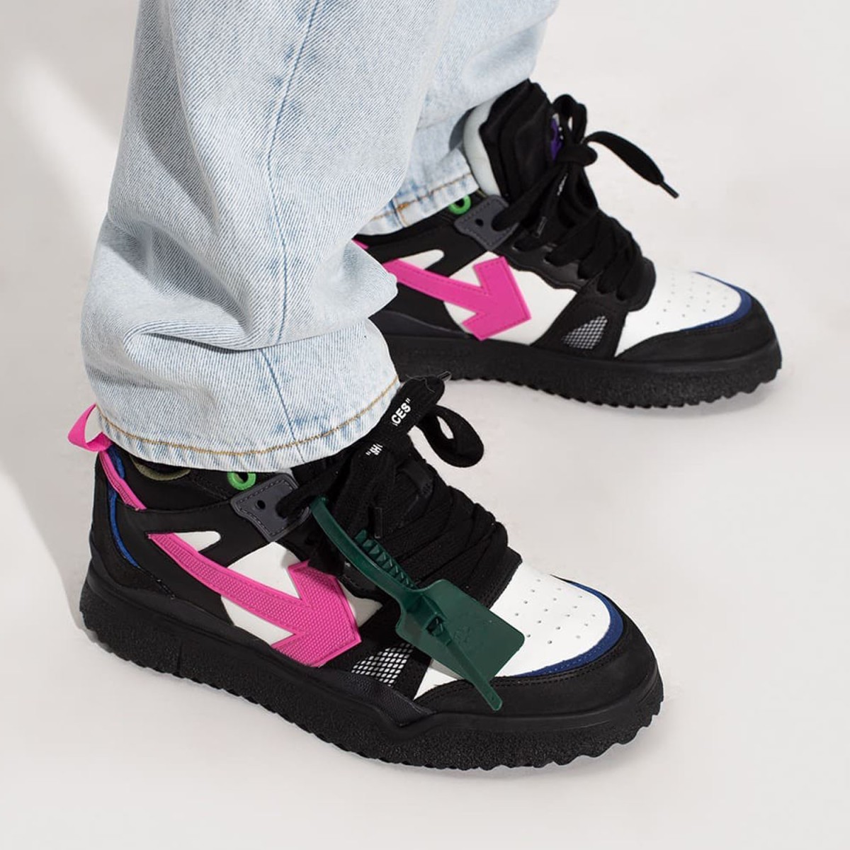 Кеди Off White New Mid Top Sponge Sneaker Black Fuchia — купити в